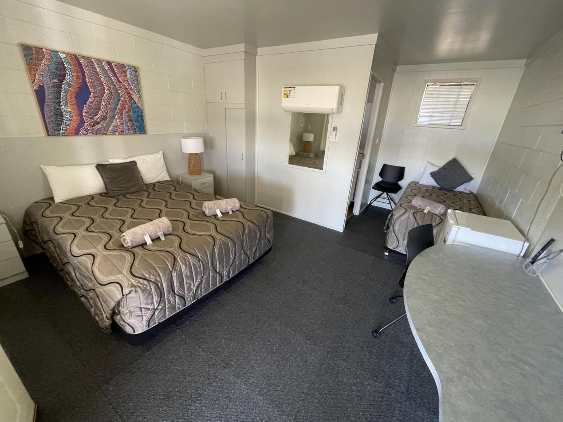 Hatton Vale Motel Motel